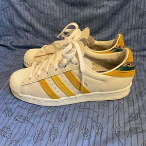 Adidas x Yara Shahidi cream legacy gold superstar sneakers womens 7.5 Mens 5.5